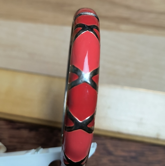 Hinged Clamper Bracelet Enamel Two Tone Red Metal - Picture 6 of 12